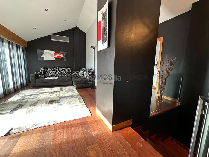 Foto d707dfc0-4103-4ac5-b7c2-8b68b9ed2af3. Dúplex amb calefacció aparcament a San Rosendo Ourense