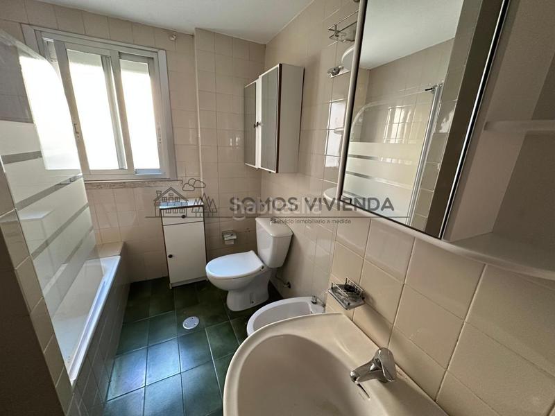 Foto 6da8c0ab-f5ee-4a90-a60c-e553c4ce600d. Appartamento con riscaldamento in As Lagoas Ourense