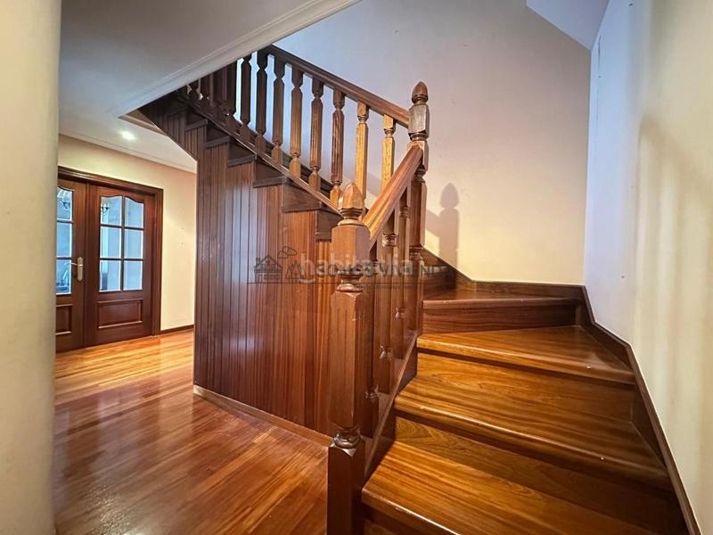 Foto 4c498e93-fa89-435b-a0b8-d09c5f1bfee1. Zweistöckige wohnung mit heizung parking in Couto Ourense