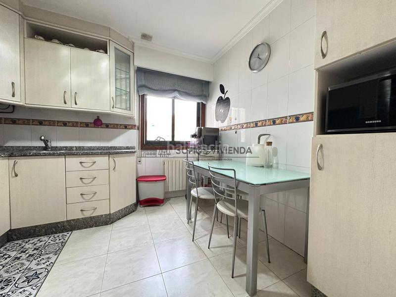 Foto f9313bfa-1bf5-410b-905f-cfdd96c5679d. Zweistöckige wohnung mit heizung parking in Couto Ourense