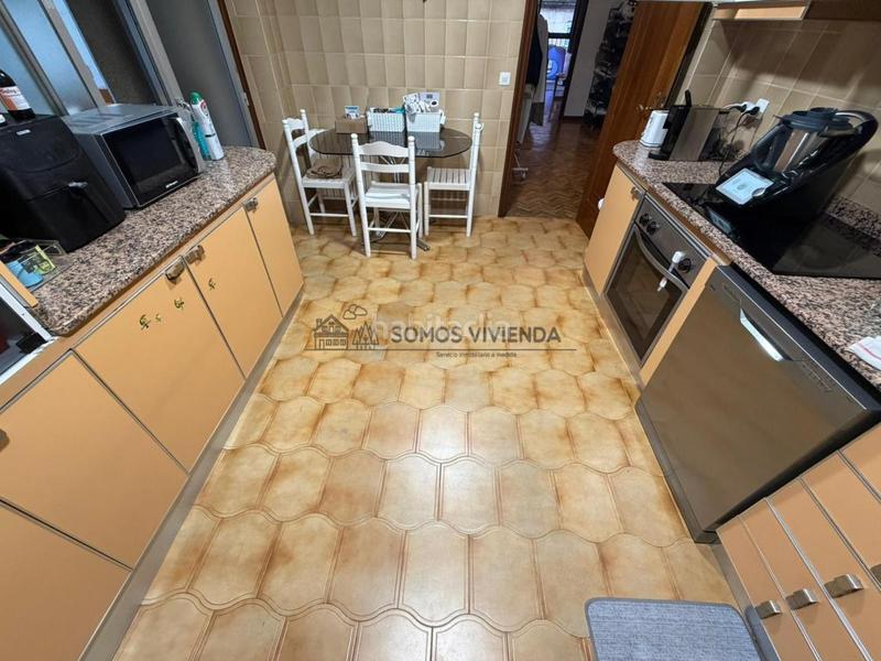 Foto 8af0e360-20f7-416e-85c2-ed68fa79d56c. Appartamento con riscaldamento parcheggio in Centro Ourense