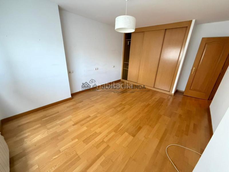 Foto d64b089f-d605-40bd-b389-5c9e37bf77b6. Miete etagenwohnung mit heizung in Centro Ourense