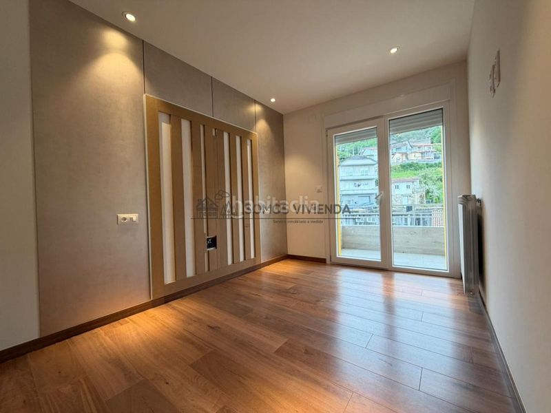 Foto b25b32ea-81fb-4390-85d6-8ae60e6dc6b2. Pis amb calefacció a Universidad Ourense