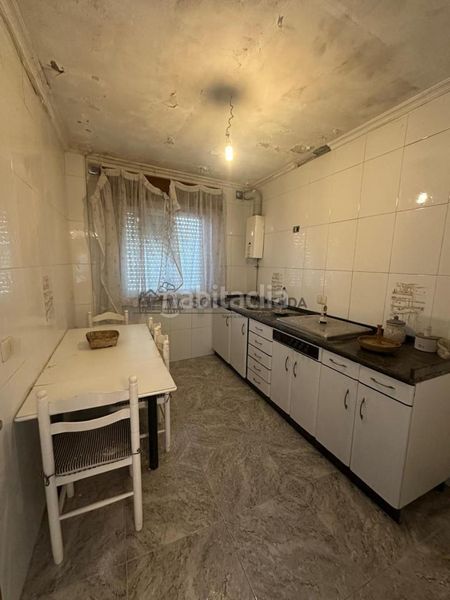 Foto aea28656-9188-485b-8334-837b91cfd3bb. Casa amb aparcament a Barbadás