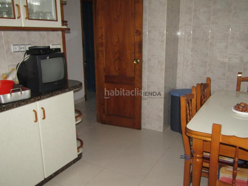 Foto 0a84e8cf-da78-44b3-8951-8f7478a58a98. Casa con riscaldamento parcheggio in A Carballeira Ourense