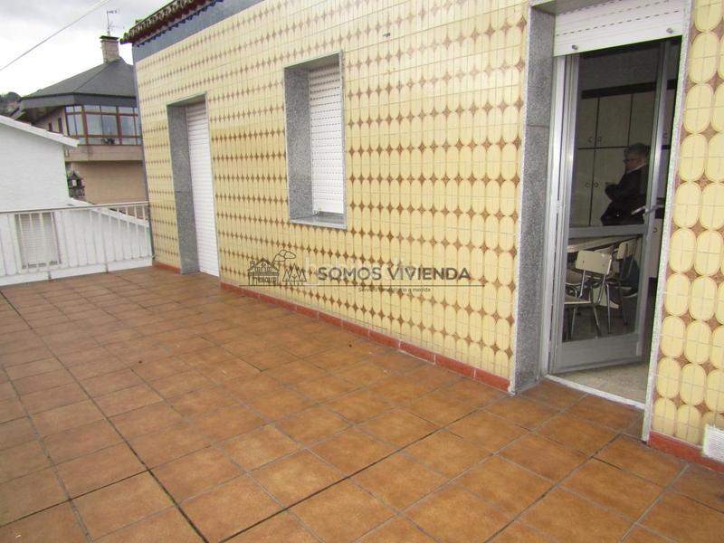 Foto ce6b1677-a265-4233-b2cb-723e123f5504. Casa con riscaldamento parcheggio in A Carballeira Ourense