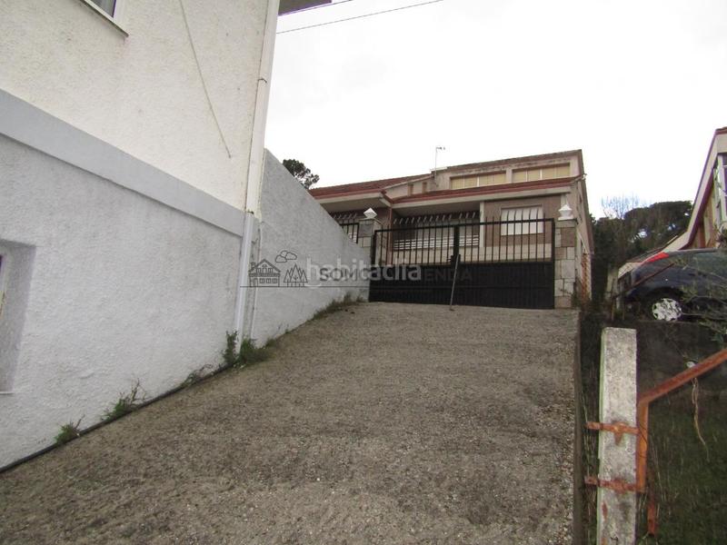 Foto de77d09d-89cd-44b0-bad1-12c1f809ff76. Casa con riscaldamento parcheggio in A Carballeira Ourense