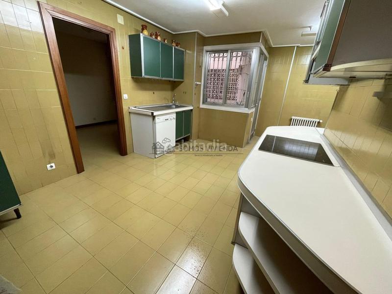 Foto 126e0c46-f7b7-48b9-9cd6-43ed1b50d256. Piso en Centro Ourense