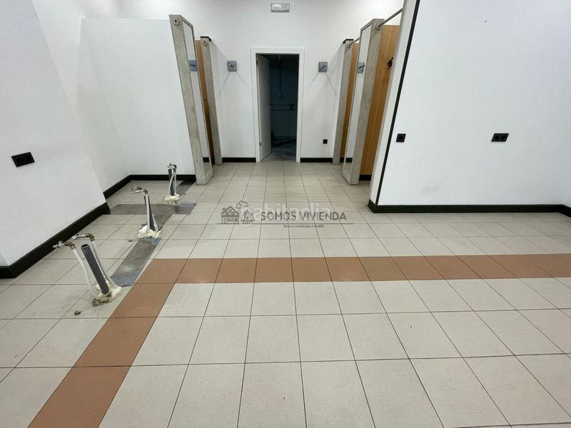 Foto c7c0b6ef-94e5-4706-b9d7-6f0652bf66ec. Local comercial a Centro Ourense