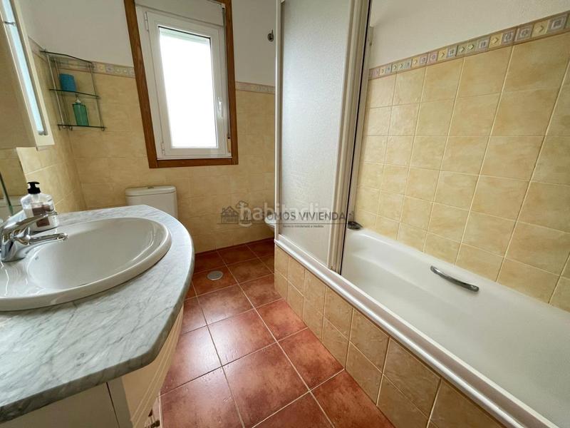 Foto d3148164-cccf-4f6c-8f17-4d75a2608ff7. Casa en Coles