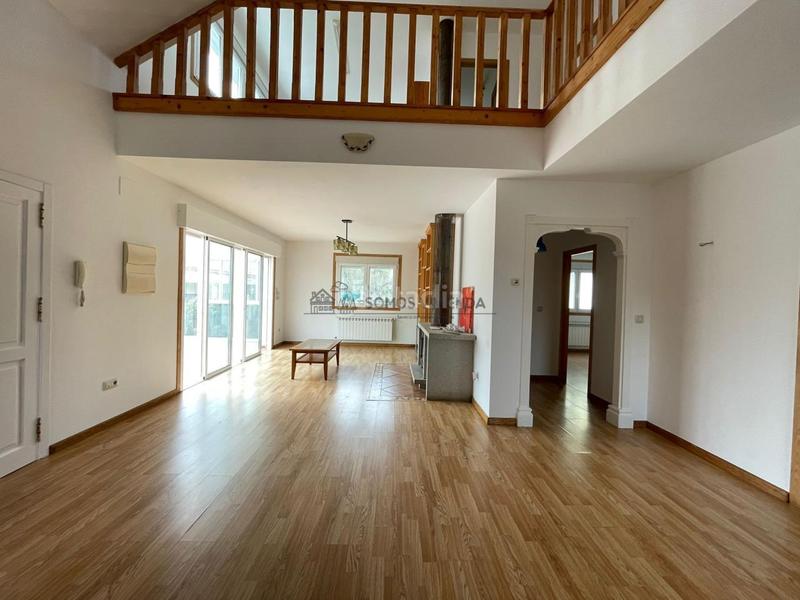 Foto f3a87883-4c57-49d6-8c58-51b4c79daa61. Casa en Coles