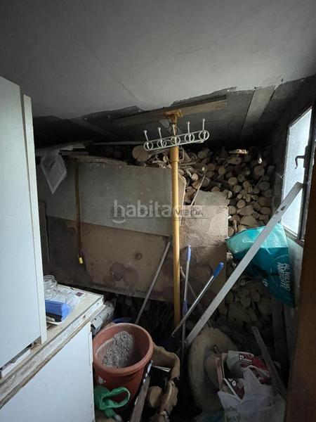 Foto 403ce560-fecd-4fc8-b398-7d11716f5635. Haus mit heizung parking pool in Coles