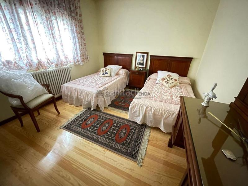 Foto c1c008cf-73ac-40d0-94a7-121c23be4b3b. Haus mit heizung parking pool in Coles