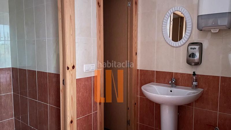 Foto 0d578d85-dea2-4a30-b714-f620649ccfc3. Fabrikhalle in Cambre