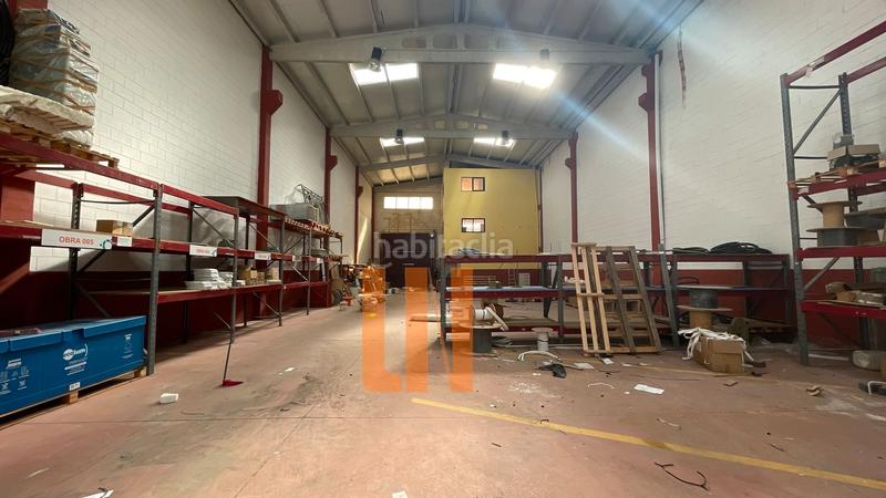 Foto 2c83d8b0-15cf-4ee8-85cb-64675deb6123. Fabrikhalle in Cambre