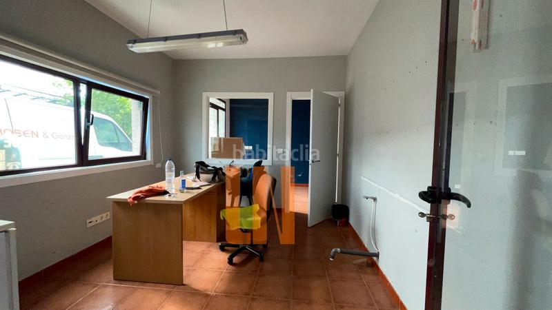 Foto 69f42b74-d325-41c6-a928-19946595bbc0. Fabrikhalle in Cambre