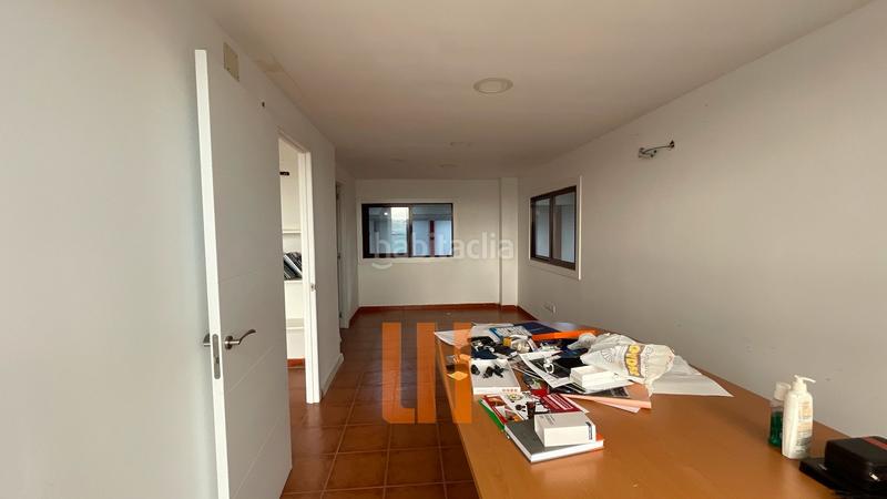 Foto 9853b31c-a652-47ed-b566-7ea0577bf077. Fabrikhalle in Cambre