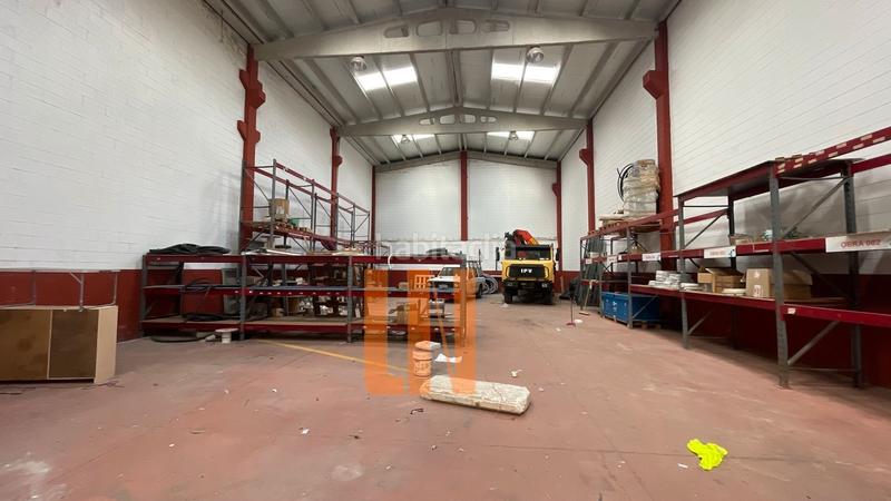 Foto e3909049-09ef-4c09-b7ba-6f79b72d3460. Fabrikhalle in Cambre