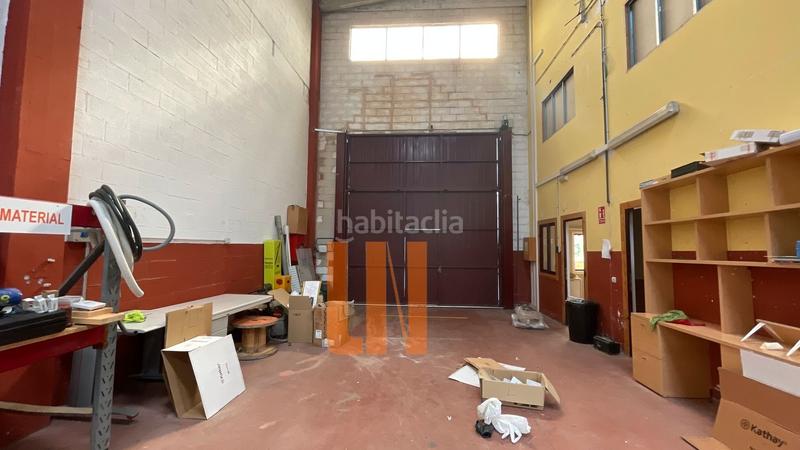 Foto fb09d164-010a-45b9-9bc5-f9066ccb899c. Fabrikhalle in Cambre