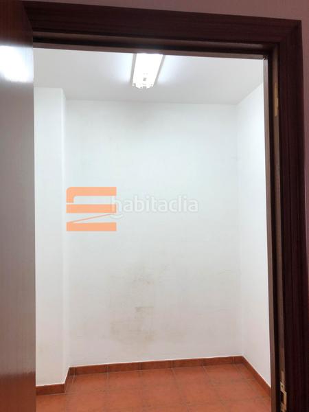 Foto 0edec63c-5422-4d9e-8f31-62cfa1f23e77. Location local commercial dans ronda de outeiro 276 dans Coruña (A)