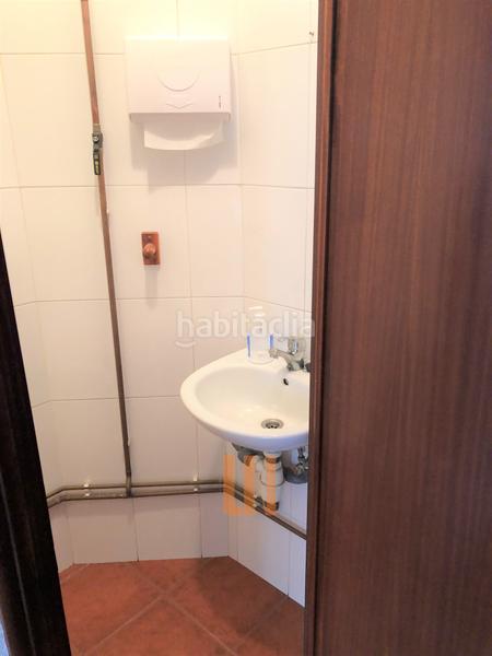 Foto 7f5bfc21-6a18-4136-bbeb-018cc48ffe35. Location local commercial dans ronda de outeiro 276 dans Coruña (A)