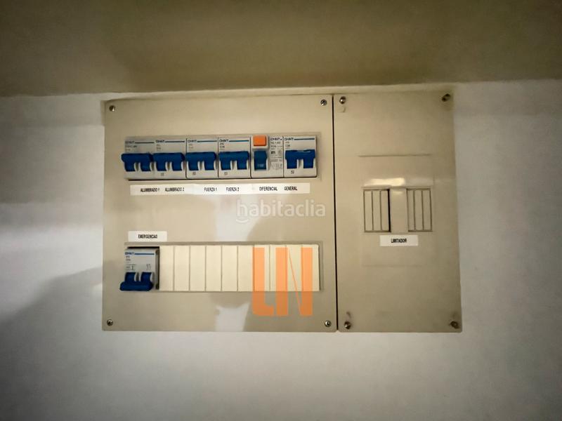 Foto ad0a2769-4e65-45b9-b75c-a6f13d822515. Location bureau dans rua alameda 34 dans Ensanche Coruña (A)