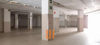 Lloguer Local Comercial  Rúa francisco tettamancy. Fachada 30m., buena ubicación , 525m².