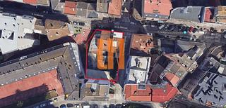 Terrain résidentiel à Rúa merced 29. Solar con fachada a tres calles
