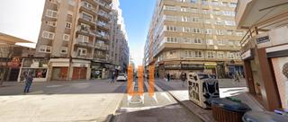 Miete Geschäftsraum in Rúa pascual veiga 41. Local de 84m² con gran escaparate en esquina.