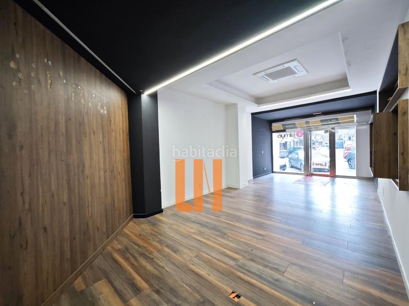 Foto 2f70f040-d7e3-4d68-a426-c12e44e52b63. Rent business premise in rúa médico rodríguez 20 in Coruña (A)