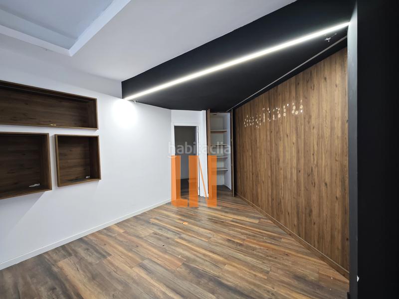 Foto d91c6a13-e6e9-463f-bc6d-f44a4e555b3f. Rent business premise in rúa médico rodríguez 20 in Coruña (A)