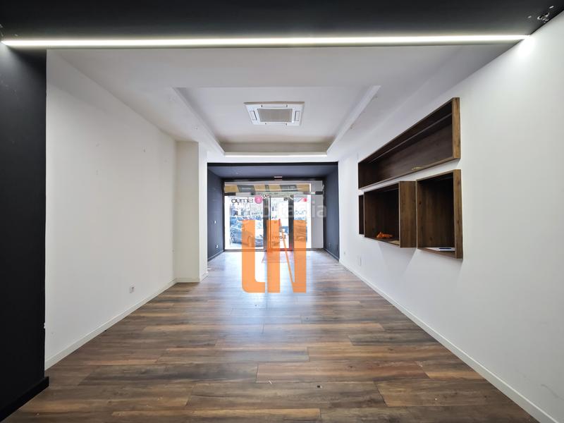 Foto f0df58f2-4ed5-4dae-a6e8-c22e19c056d4. Rent business premise in rúa médico rodríguez 20 in Coruña (A)