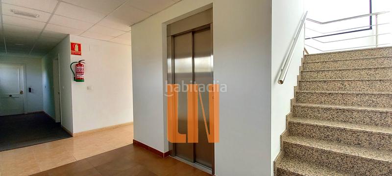 Foto cbc2c190-dafb-4801-b0f8-3e03e39d1b63. Location bureau dans Vioño Coruña (A)