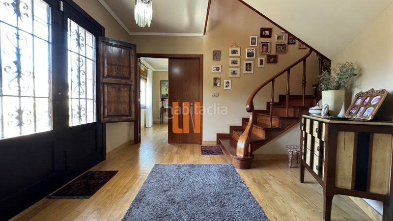 Foto 4a9a0bb9-4031-4a51-add8-d1c1a81f18a2. Casa amb xemeneia calefacció aparcament a Carballo