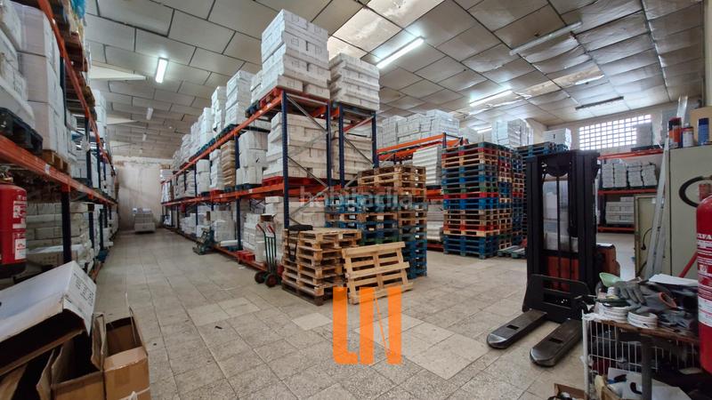 Foto c6375aa8-d4ba-4a9a-b921-3bd632d4df2a. Bâtiment à usage industriel dans Mesoiro Coruña (A)