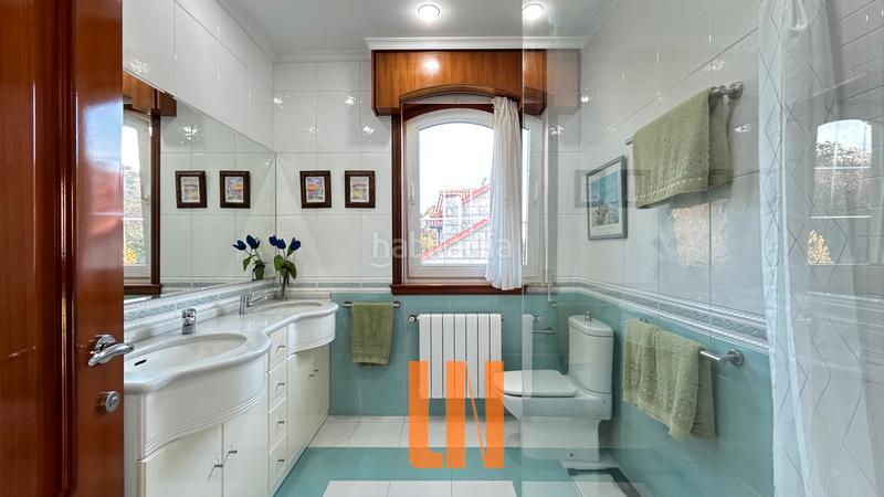 Foto 20ec9410-c34c-4c6a-9d49-7fafee859aeb. Xalet amb xemeneia calefacció aparcament piscina a Oleiros