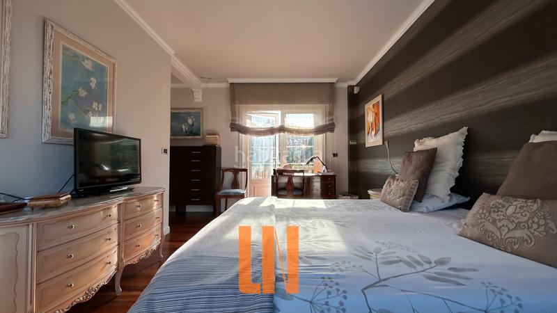 Foto 3cac4c00-045a-4e90-8e78-7ce4f4d37439. Xalet amb xemeneia calefacció aparcament piscina a Oleiros