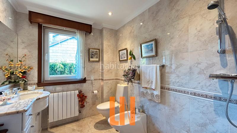 Foto 44a6ffd7-b4f9-4806-b4dd-63224893a238. Xalet amb xemeneia calefacció aparcament piscina a Oleiros