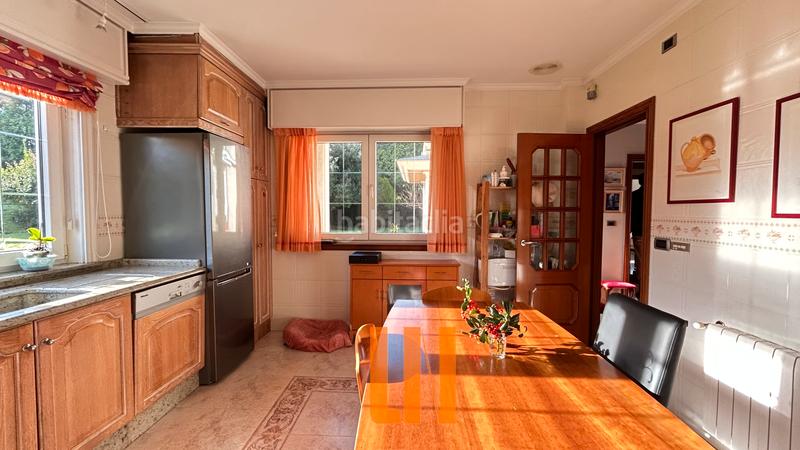 Foto 46d9e57e-3053-446a-98bc-ced090837729. Xalet amb xemeneia calefacció aparcament piscina a Oleiros