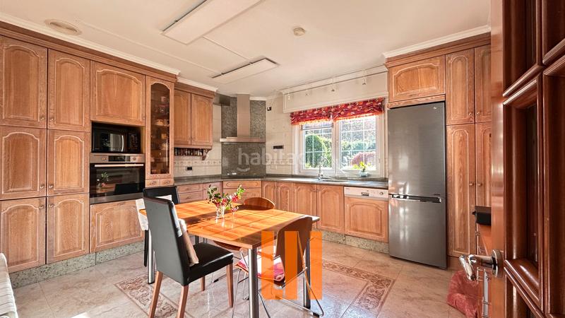 Foto 57df5295-6fae-4436-9fb4-776c3b3cb6c3. Xalet amb xemeneia calefacció aparcament piscina a Oleiros