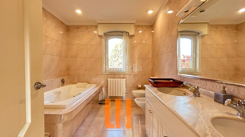 Foto 89e7556d-baaf-462d-8f0b-046270b45f89. Xalet amb xemeneia calefacció aparcament piscina a Oleiros