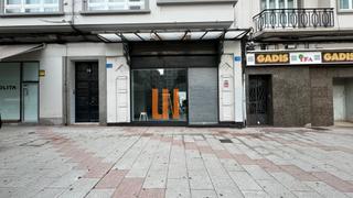 Location Local commercial à Rúa alfredo vicenti 26. Local comercial en alfredo vicentí, superficie de 606m² y fachad