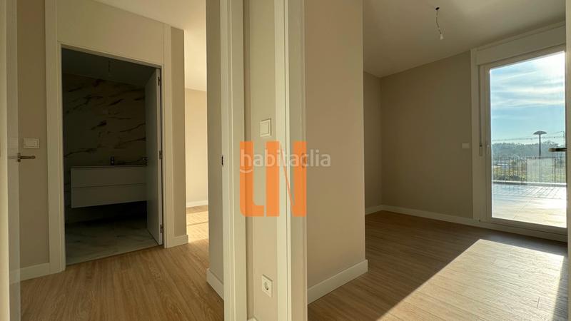 Foto 58bb81d8-f355-4688-89e2-ede3f607ec21. Casa aparellada amb xemeneia calefacció aparcament a Oleiros