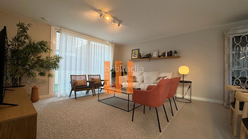 Foto 635b8188-658d-4dcb-8aa8-718e8d2aff59. Casa aparellada amb xemeneia calefacció aparcament a Oleiros