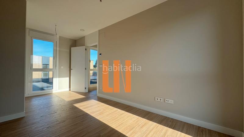 Foto 9c7a2174-1004-4168-a588-d4ab1e71e520. Casa aparellada amb xemeneia calefacció aparcament a Oleiros