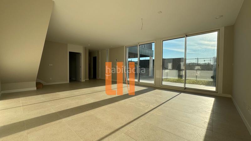 Foto de22553c-8918-4dc5-982e-236a73e71dda. Casa aparellada amb xemeneia calefacció aparcament a Oleiros