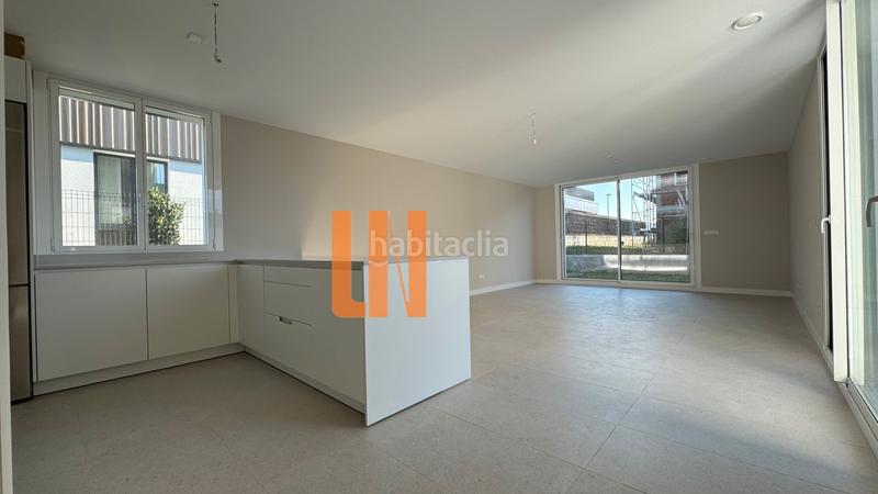Foto 5a72c4e0-a607-4a08-89f6-c0469ce1c66a. Casa bifamiliare con riscaldamento parcheggio in Dorneda Oleiros
