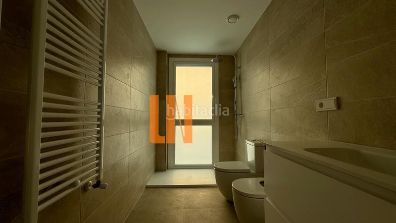 Foto f248ca35-676a-4915-8fb7-02f2b50f6a4e. Casa bifamiliare con riscaldamento parcheggio in Dorneda Oleiros