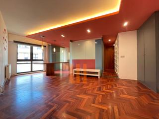 Pis a Avenida pasaxe 32. Apartamento de 1 dormitorio en urbanización cerrada
