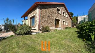 Xalet a Currás 102. Chalet para entrar a vivir con vistas al mar.